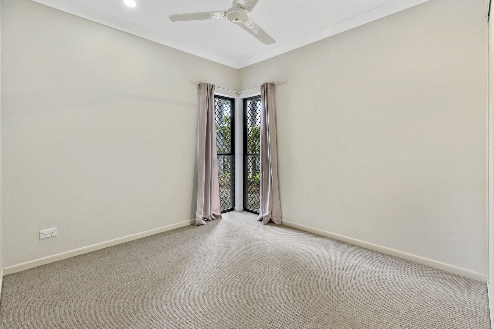 4 bedrooms House in 35 Seaways Street TRINITY BEACH QLD, 4879