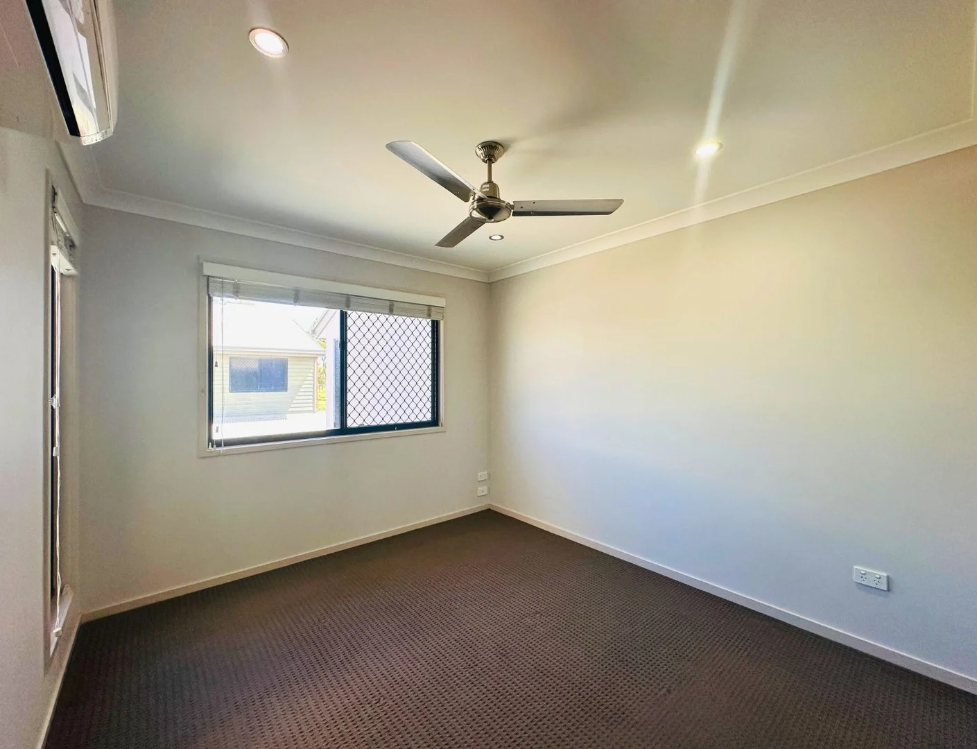 Additional image 11 of 6/8-10 Lambert Drive, Moranbah QLD 4744