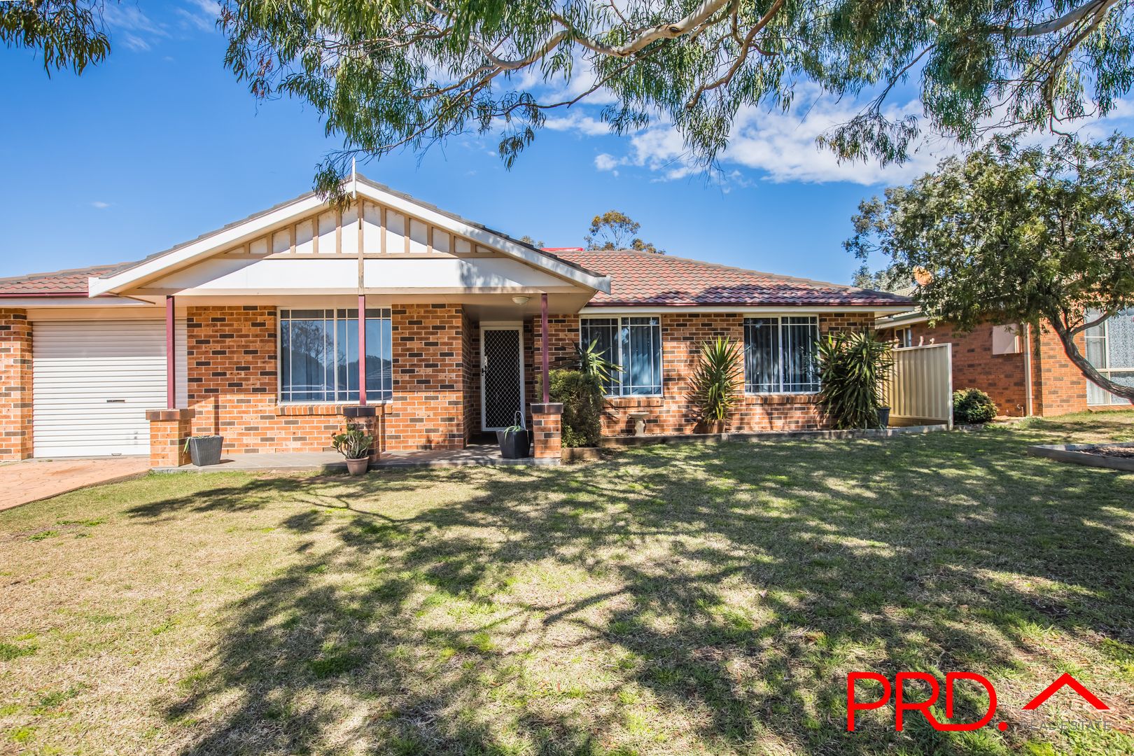 9 Caley Close Tamworth Nsw 2340 Domain