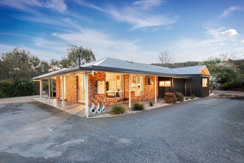 8 Hobbs Close, Yackandandah VIC 3749, Image 0