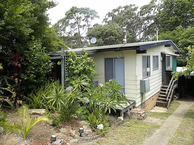 22 Pleasurelea Drive, SUNSHINE BAY NSW 2536, Image 0