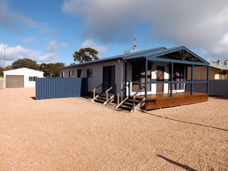 16 Dodgson Drive, Streaky Bay SA 5680, Image 0