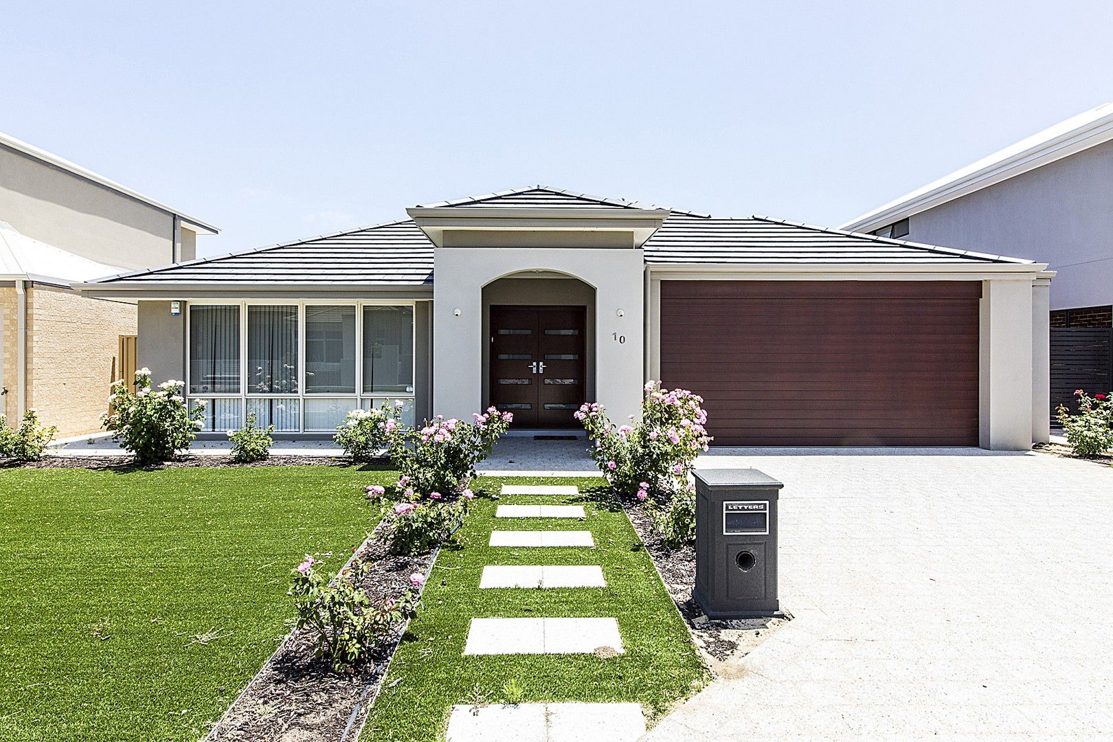 4 bedrooms House in 10 Cervara Avenue STIRLING WA, 6021