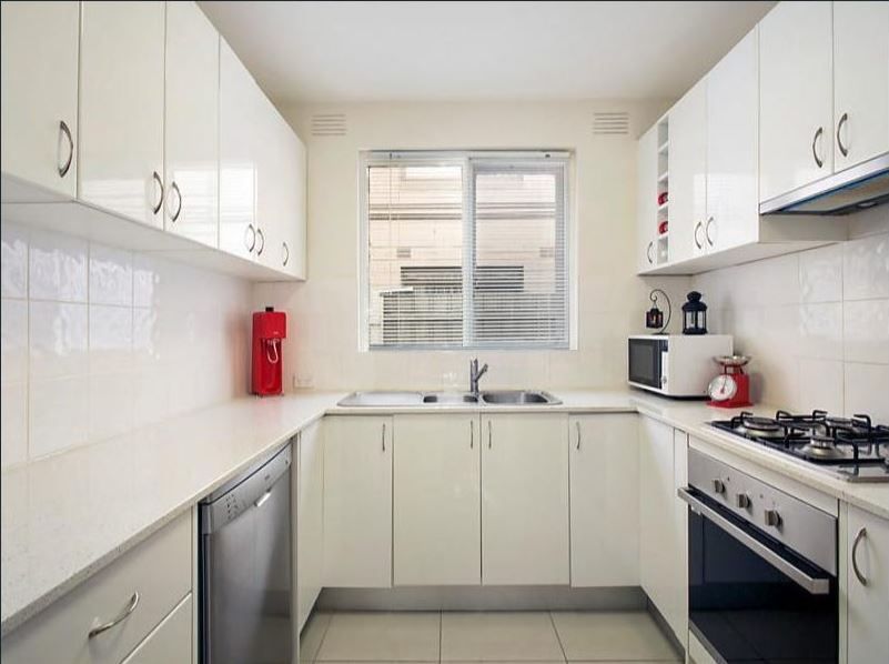 2 bedrooms Apartment / Unit / Flat in 2/62 Gourlay Street ST KILDA EAST VIC, 3183