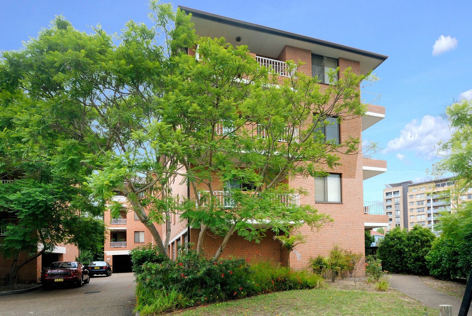 2 bedrooms Apartment / Unit / Flat in 18/1-5 Pearl Street HURSTVILLE NSW, 2220