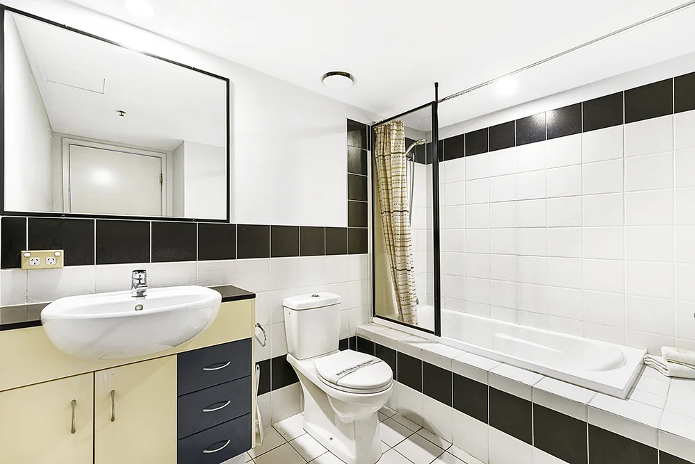 Additional image 5 of 904B/2865 Gold Coast Highway, Surfers Paradise QLD 4217