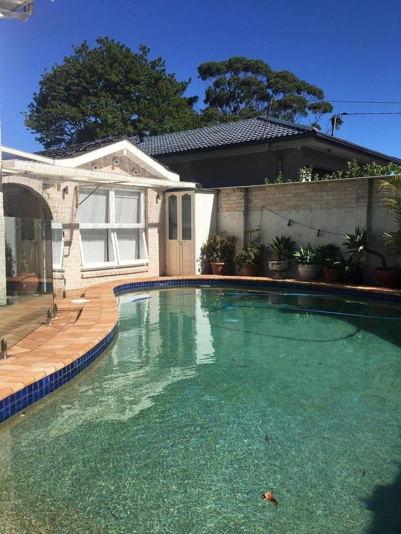 1 bedrooms Apartment / Unit / Flat in 3A Fiona Street BELROSE NSW, 2085