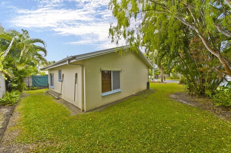 2/3-4 Holden Close, Whitfield QLD 4870, Image 2