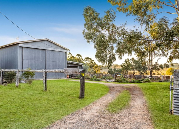 7233 New England Highway, Crows Nest QLD 4355