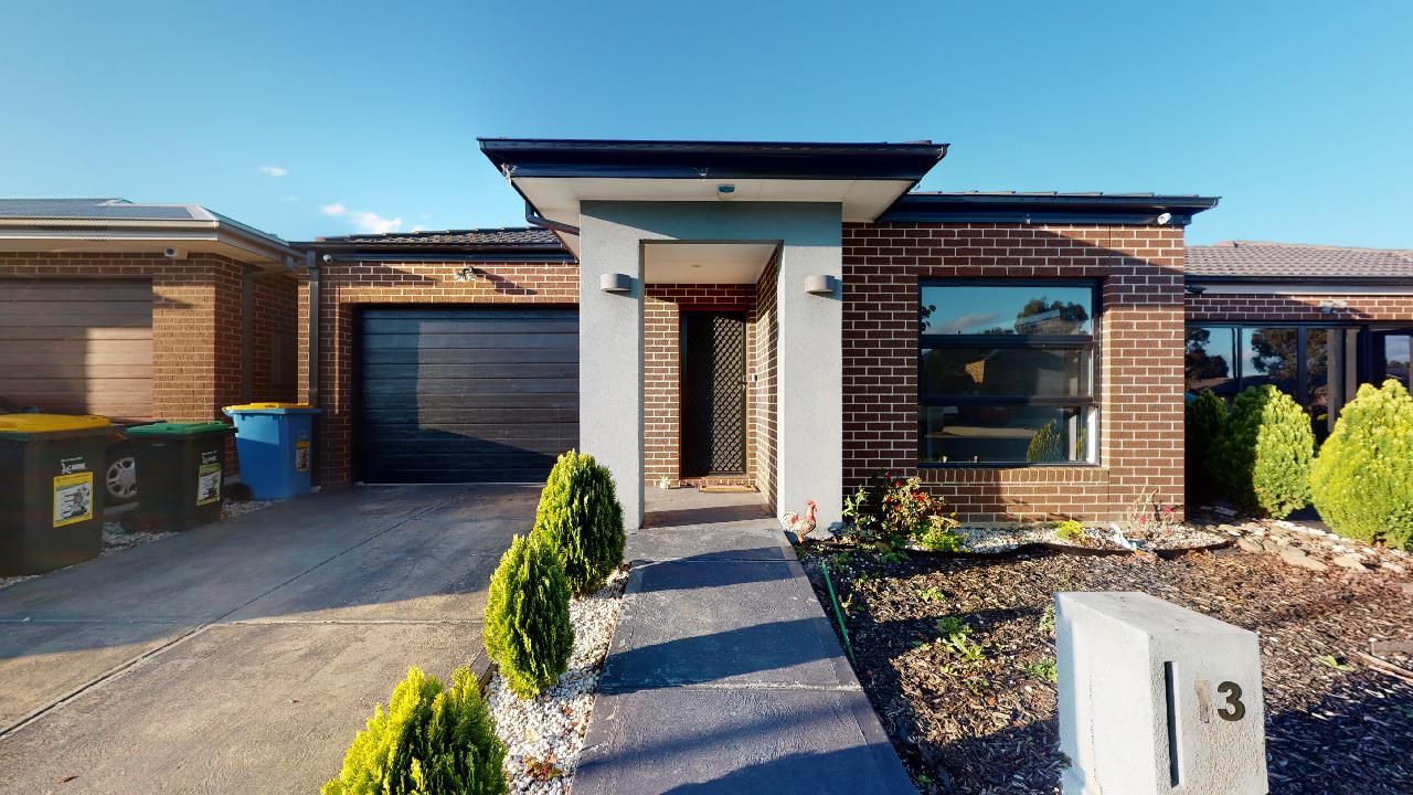 4 bedrooms House in 13 Periwinkle Circuit CRAIGIEBURN VIC, 3064