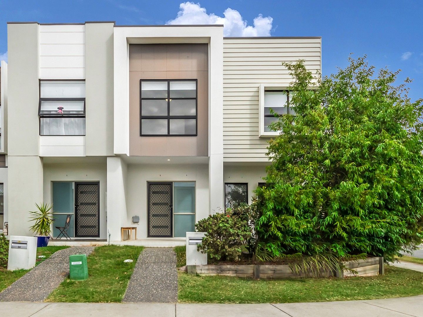 4 bedrooms Townhouse in 22 Napier Avenue MANGO HILL QLD, 4509