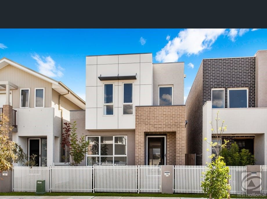 3 bedrooms House in 10 Peppin Street ROUSE HILL NSW, 2155