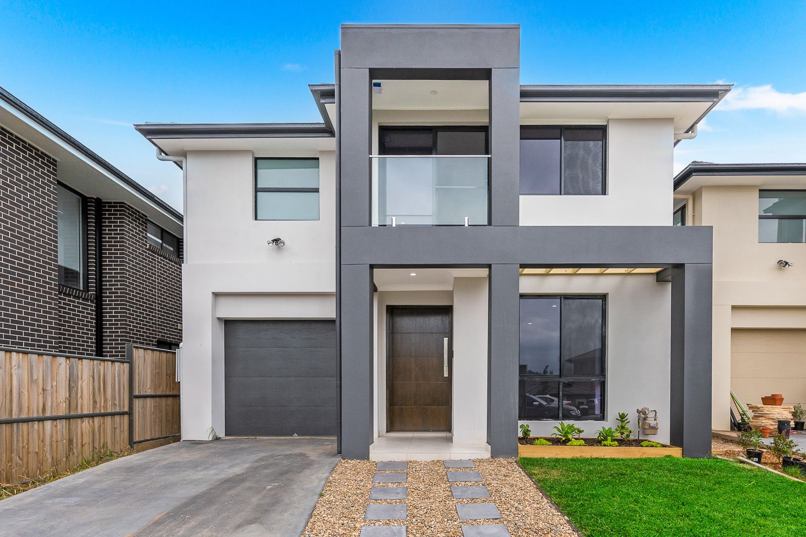 4 bedrooms House in 8 Luminous Way BOX HILL NSW, 2765
