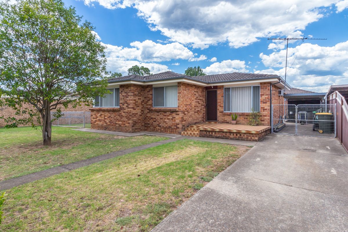 33 Hughes Avenue, Richmond NSW 2753, Image 0