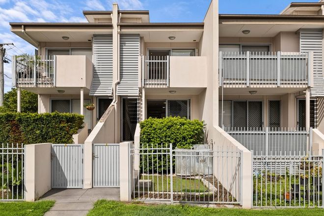 Picture of 2/5 Daniells Street, CARINA QLD 4152