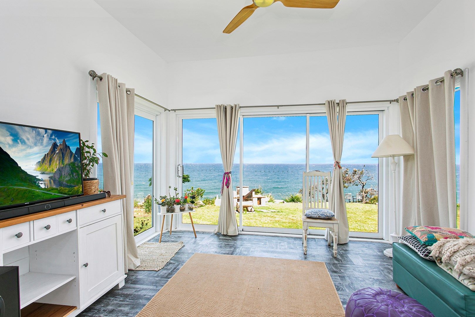 1 bedrooms House in 1/179 Lawrence Hargrave Drive THIRROUL NSW, 2515