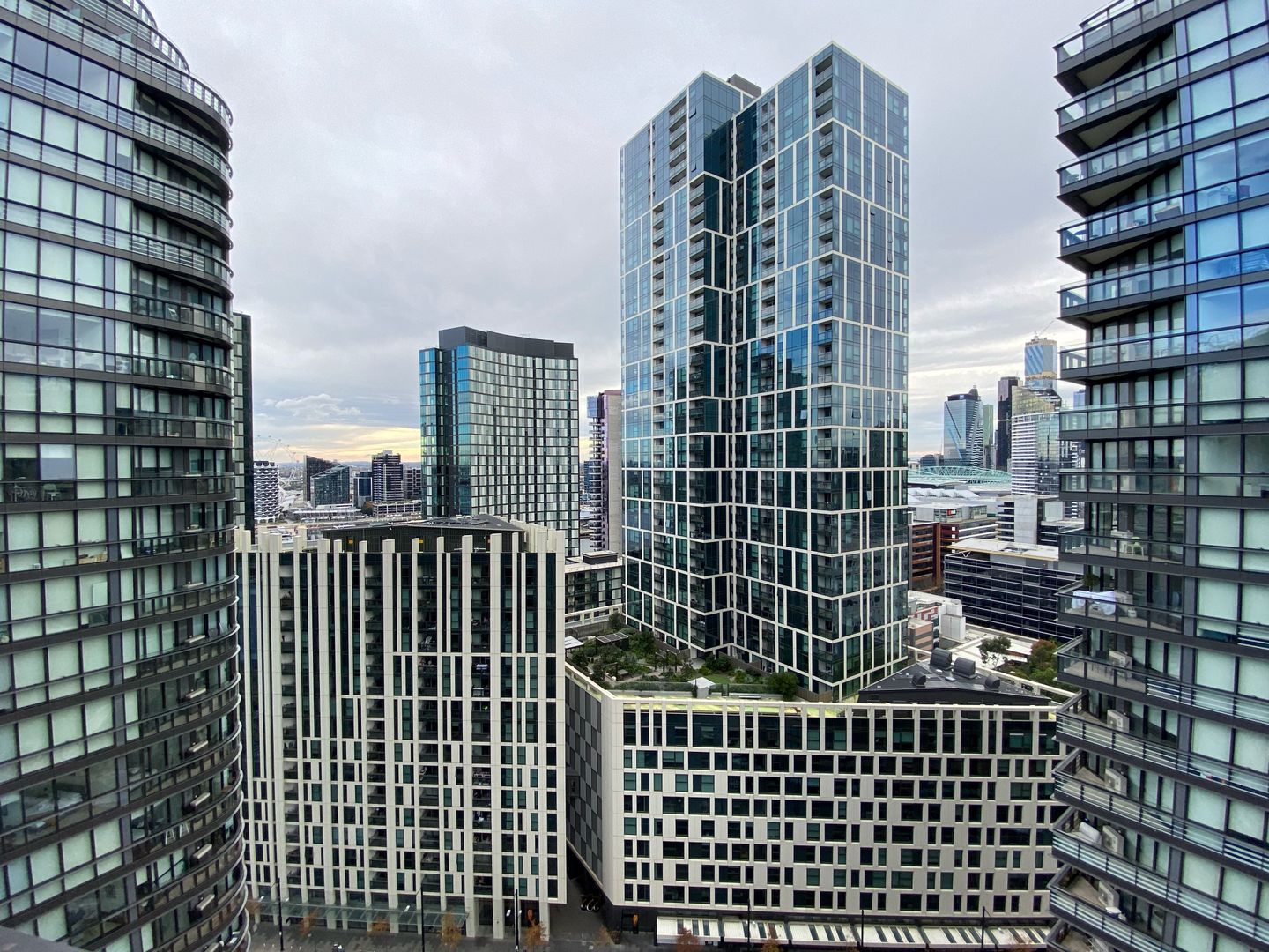 2 bedrooms Apartment / Unit / Flat in 2001S/889 Collins Street DOCKLANDS VIC, 3008