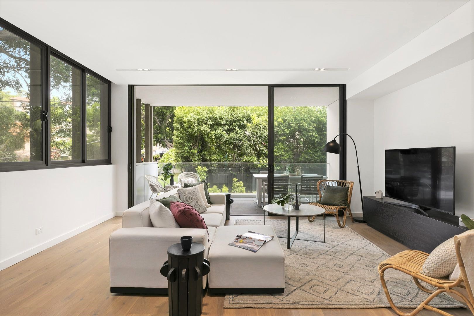 3 bedrooms Apartment / Unit / Flat in 4/233 O'Sullivan Road BELLEVUE HILL NSW, 2023