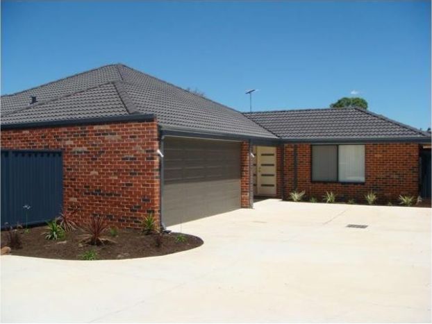 4 bedrooms House in 113A Walter Road East BASSENDEAN WA, 6054