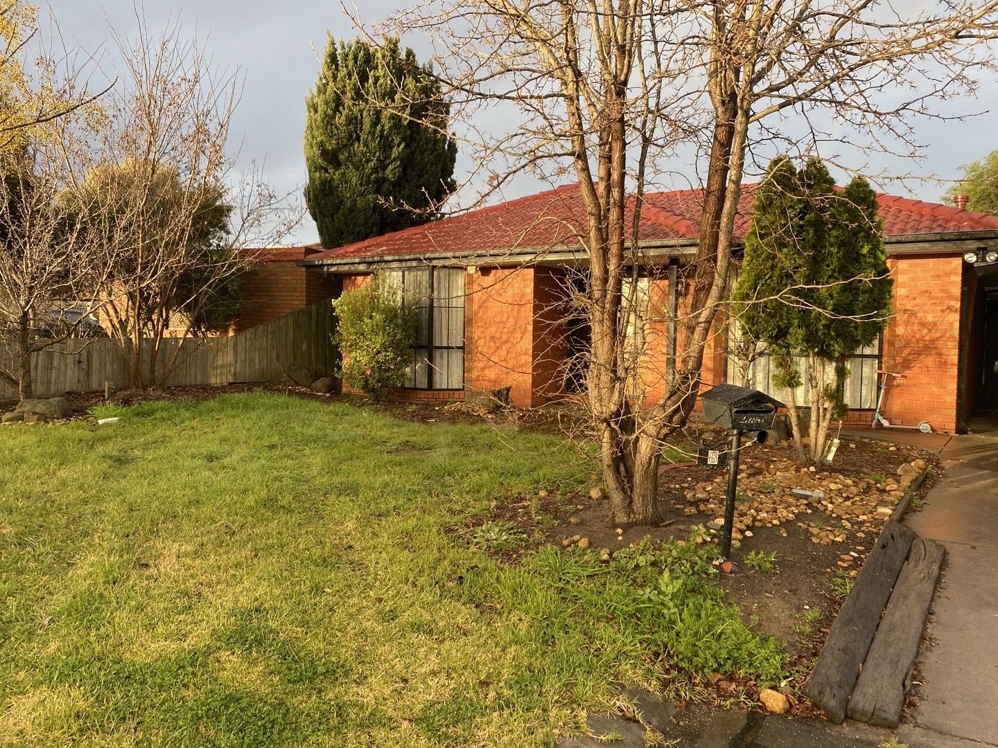 3 bedrooms House in 8 Sheeprun Place HOPPERS CROSSING VIC, 3029