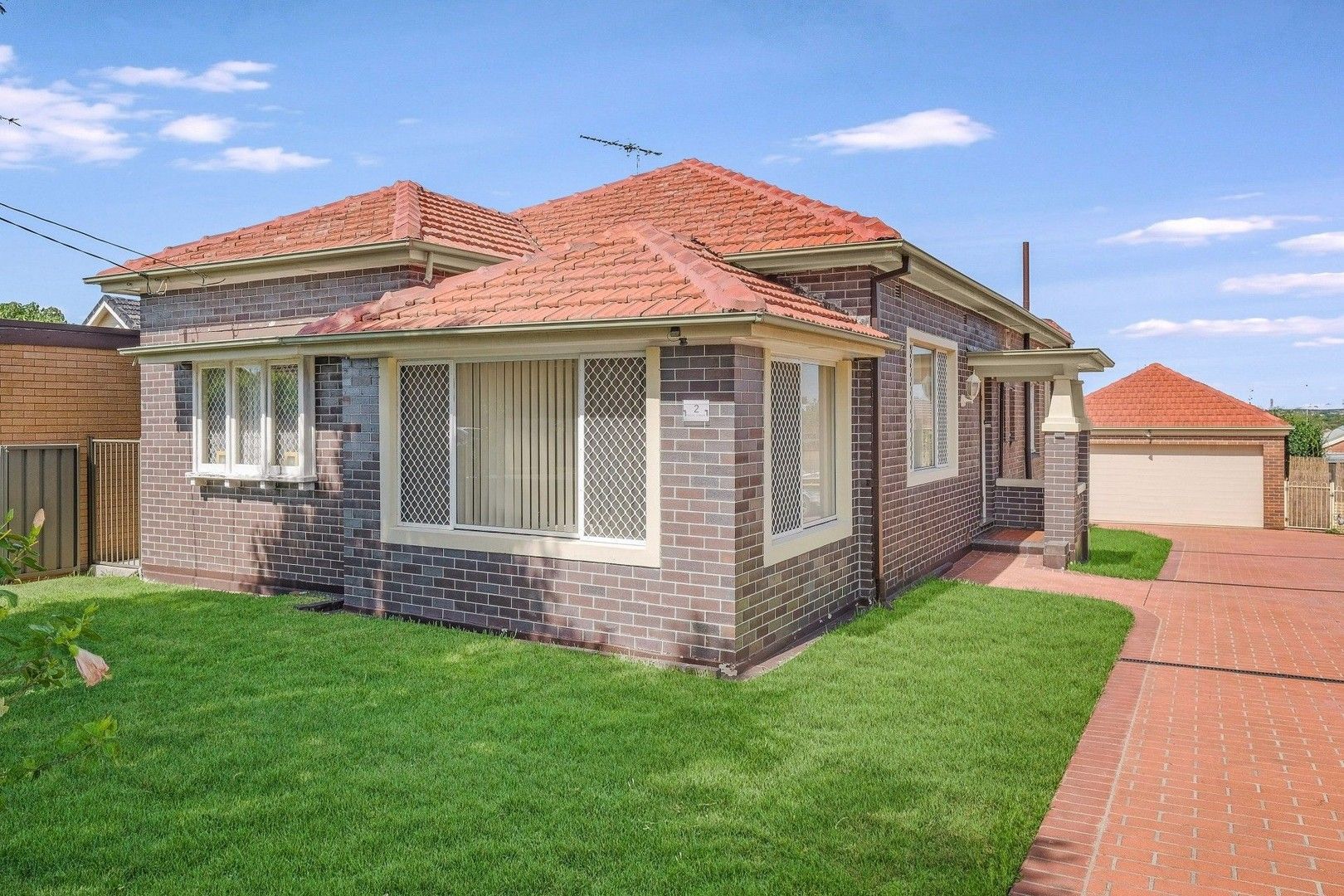 3 bedrooms House in 2 Nicoll Avenue EARLWOOD NSW, 2206