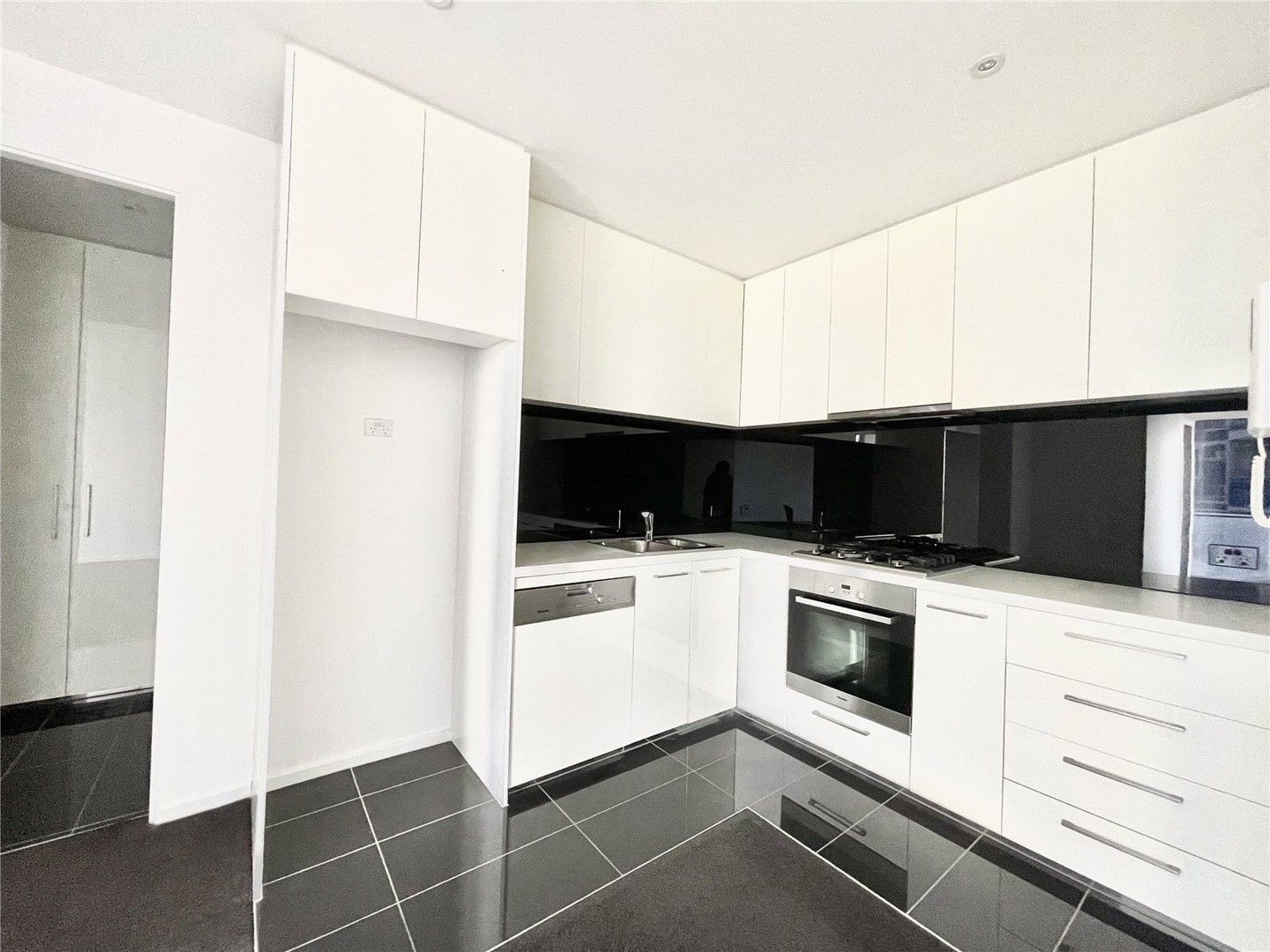 1 bedrooms Apartment / Unit / Flat in 3307/118 Kavanagh Street SOUTHBANK VIC, 3006