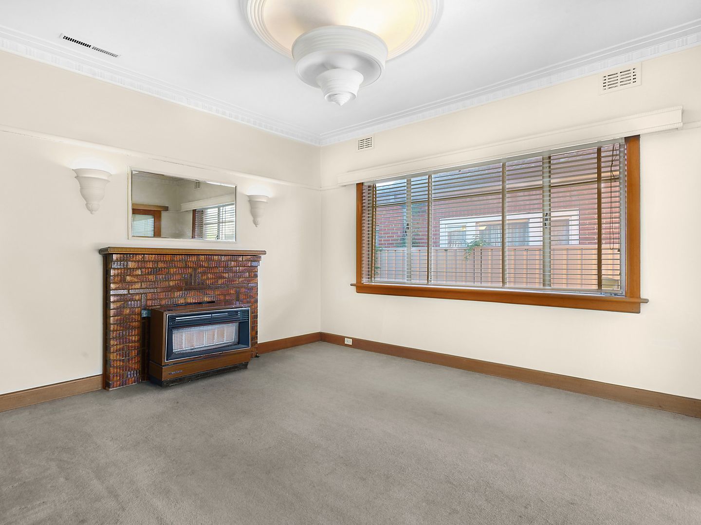 213 Melville Road, Pascoe Vale South VIC 3044, Image 2