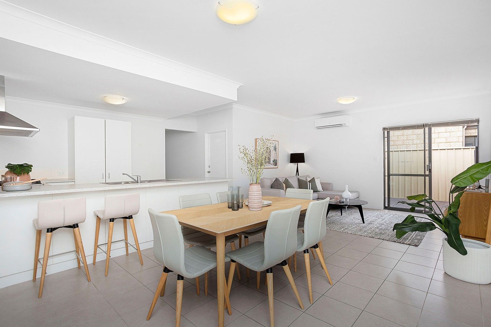 4 bedrooms Apartment / Unit / Flat in 257B Grand Promenade DIANELLA WA, 6059
