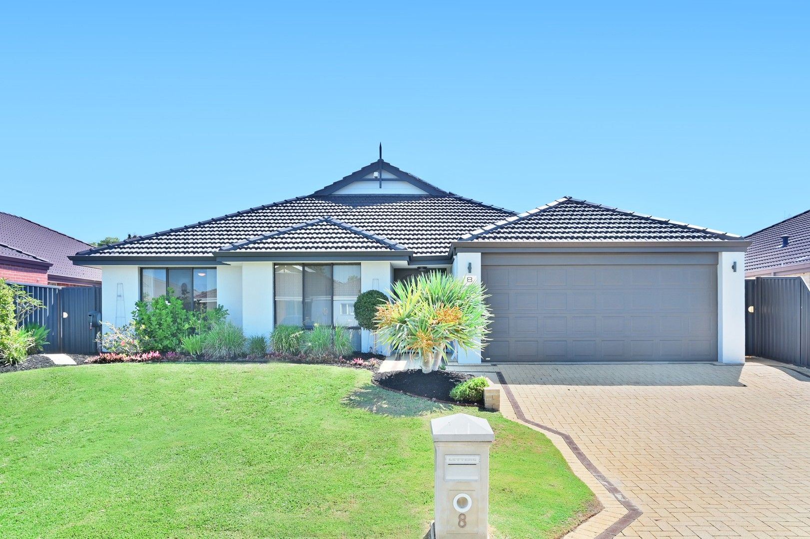 4 bedrooms House in 8 Polo Way BUTLER WA, 6036