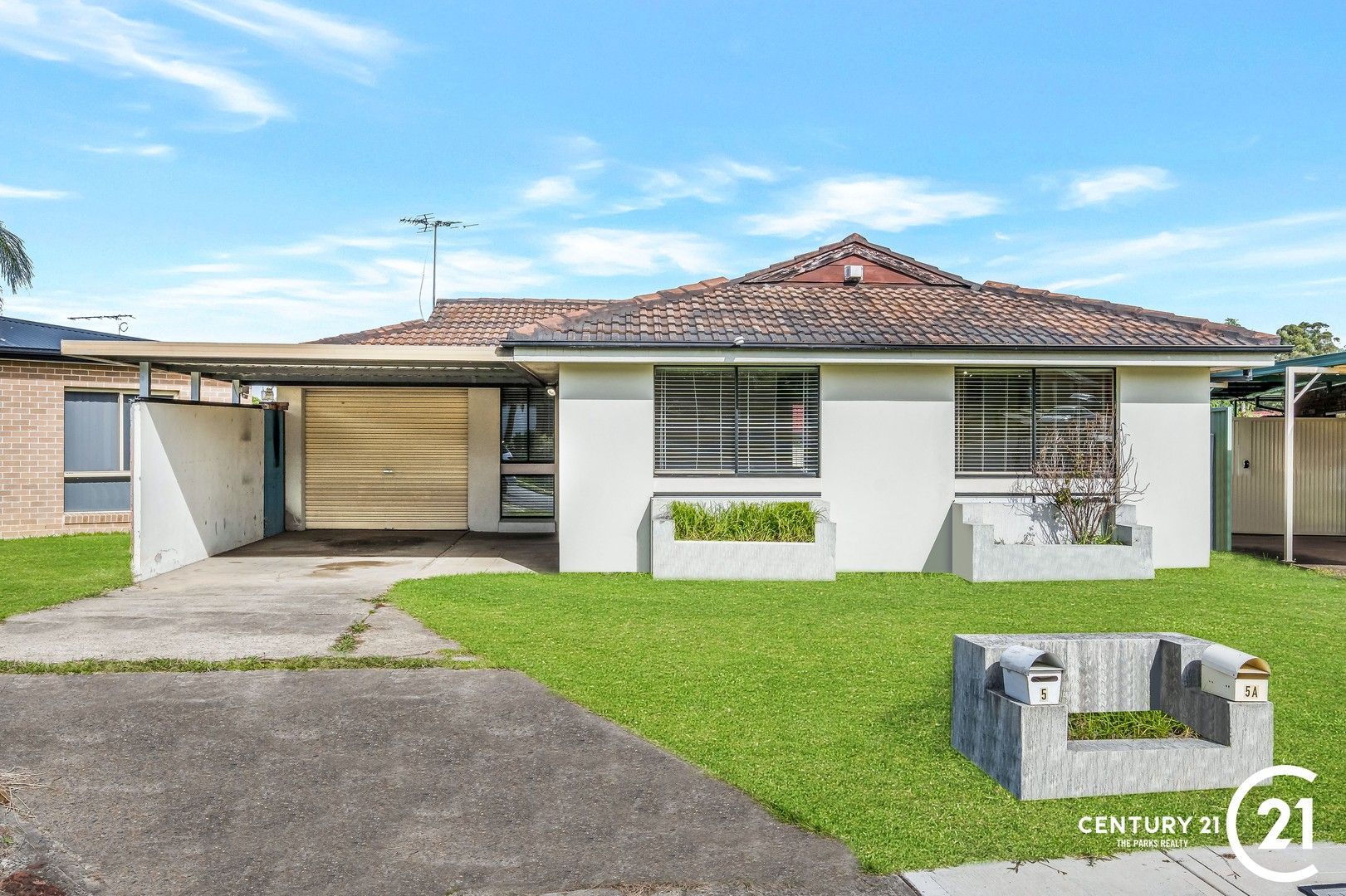 3 bedrooms House in 5 Eagle Place ST JOHNS PARK NSW, 2176
