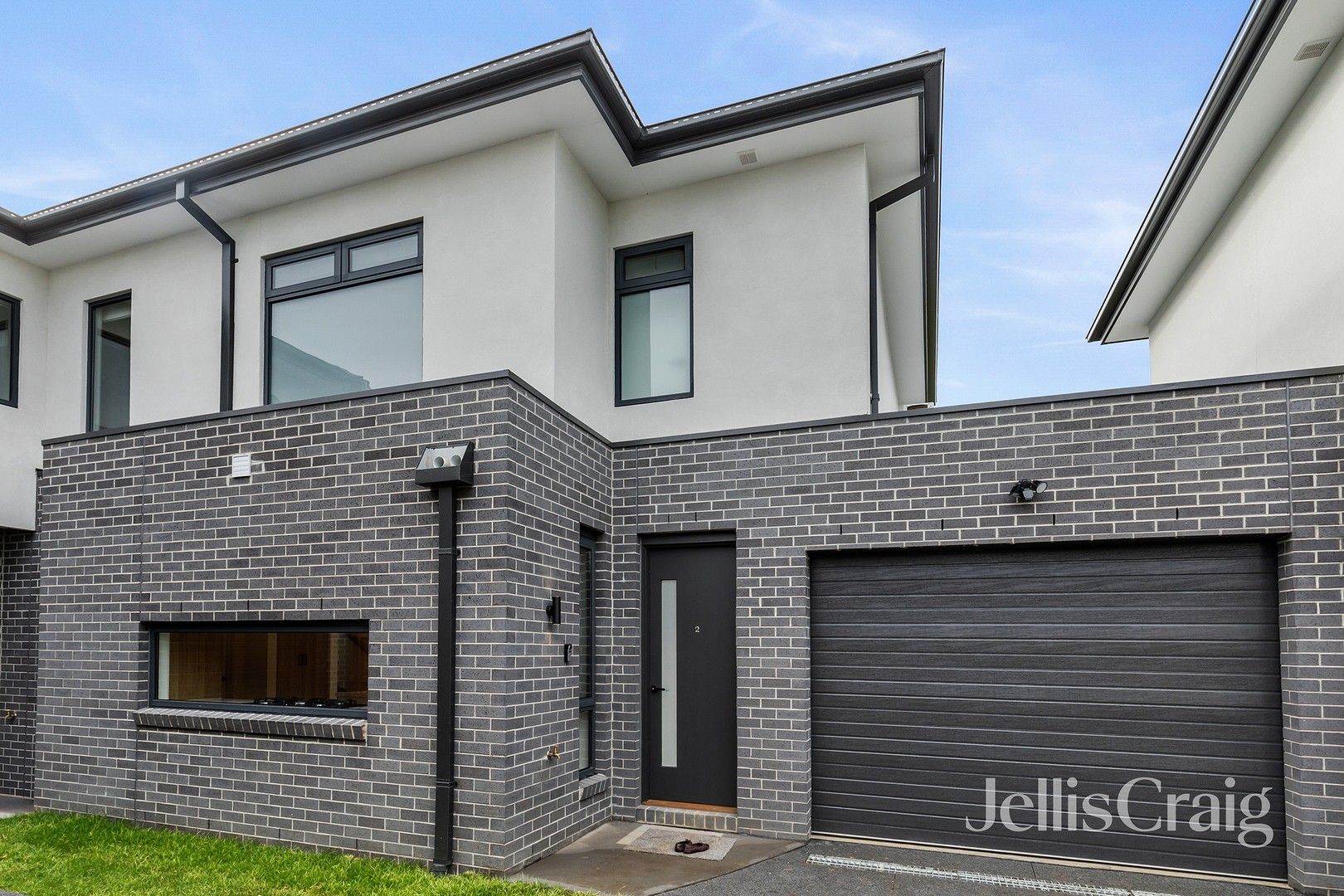 2 bedrooms Townhouse in 2/13 Leyte Parade HEIDELBERG WEST VIC, 3081