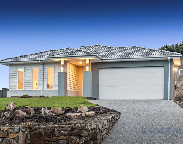 27 Zermatt Loop, Pakenham VIC 3810