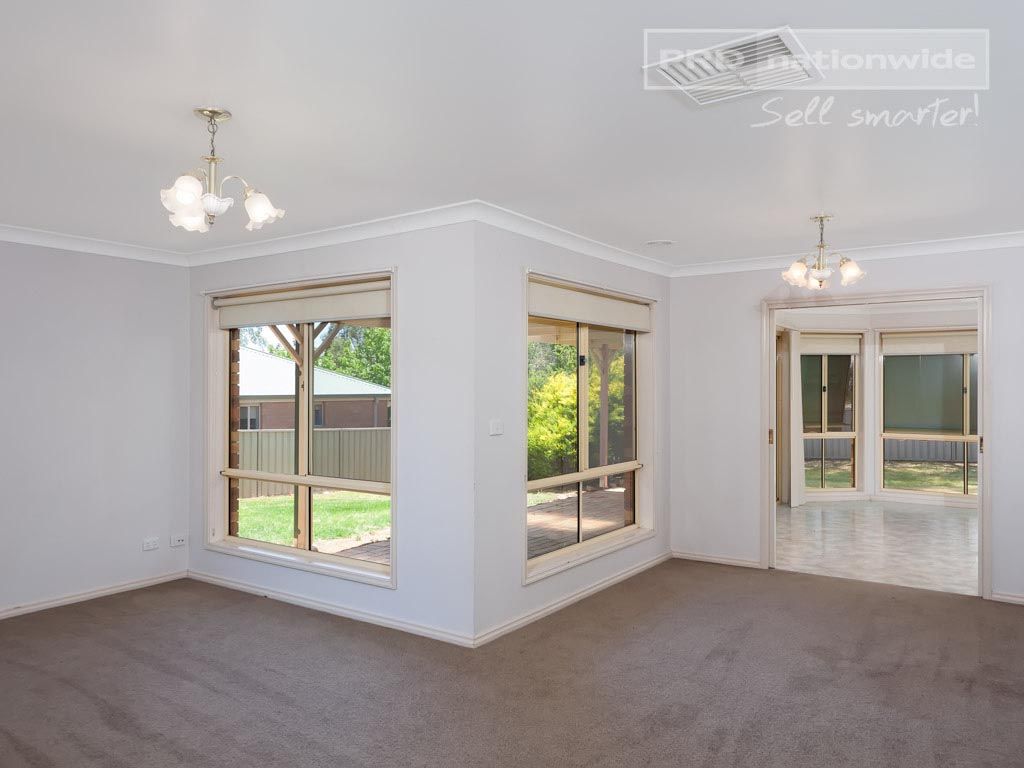 35 Bourkelands Drive, BOURKELANDS NSW 2650, Image 2