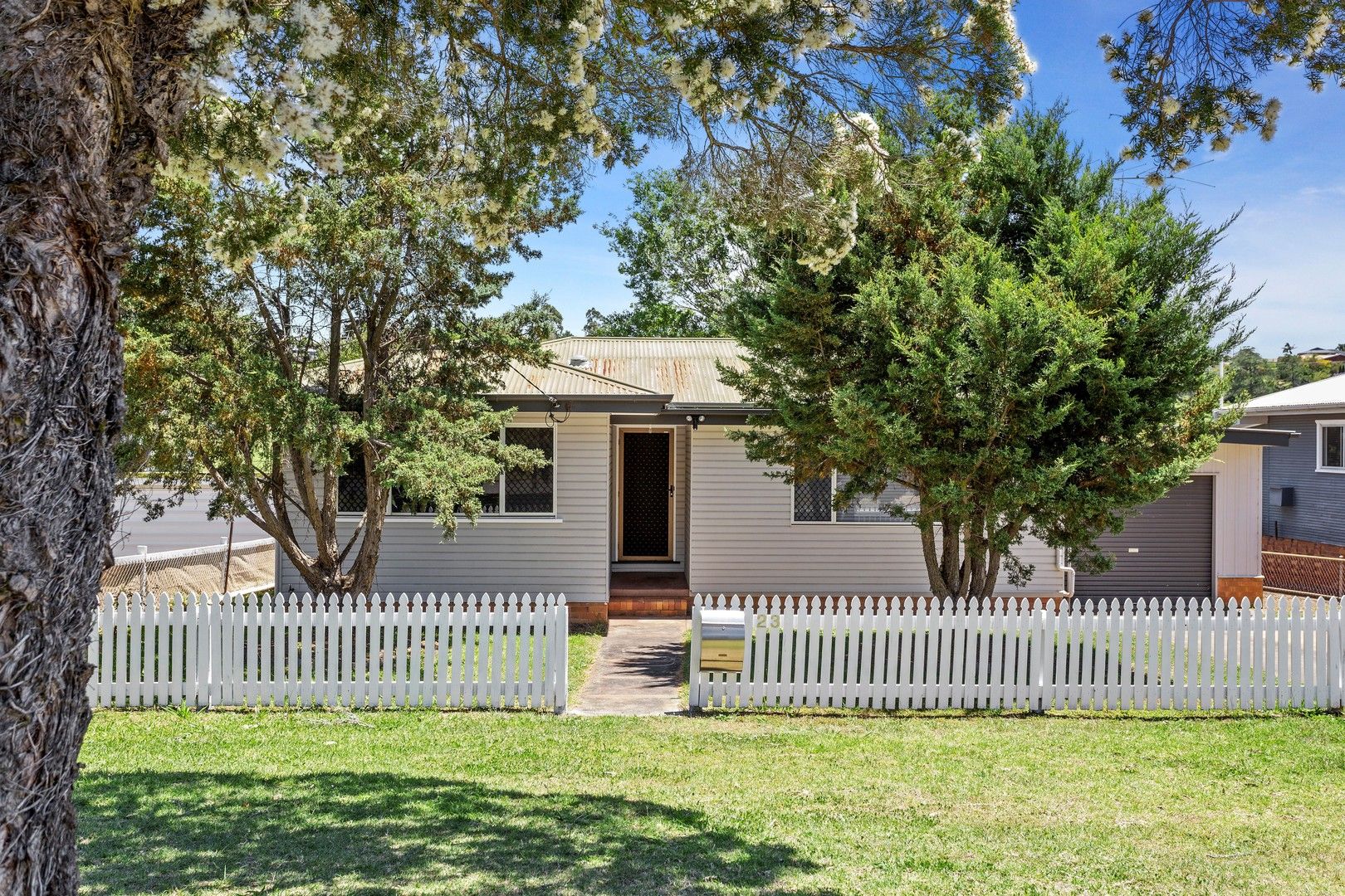 3 bedrooms House in 23 Teesdale Avenue NEWTOWN QLD, 4350