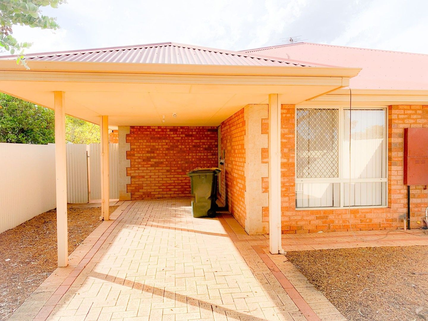 2 bedrooms Apartment / Unit / Flat in 1/154 Macdonald Street. KALGOORLIE WA, 6430