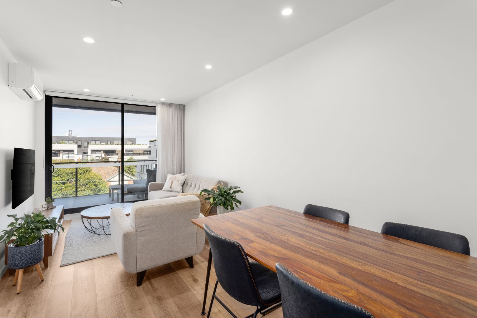 211/8 Elliott Avenue, Carnegie VIC 3163, Image 1