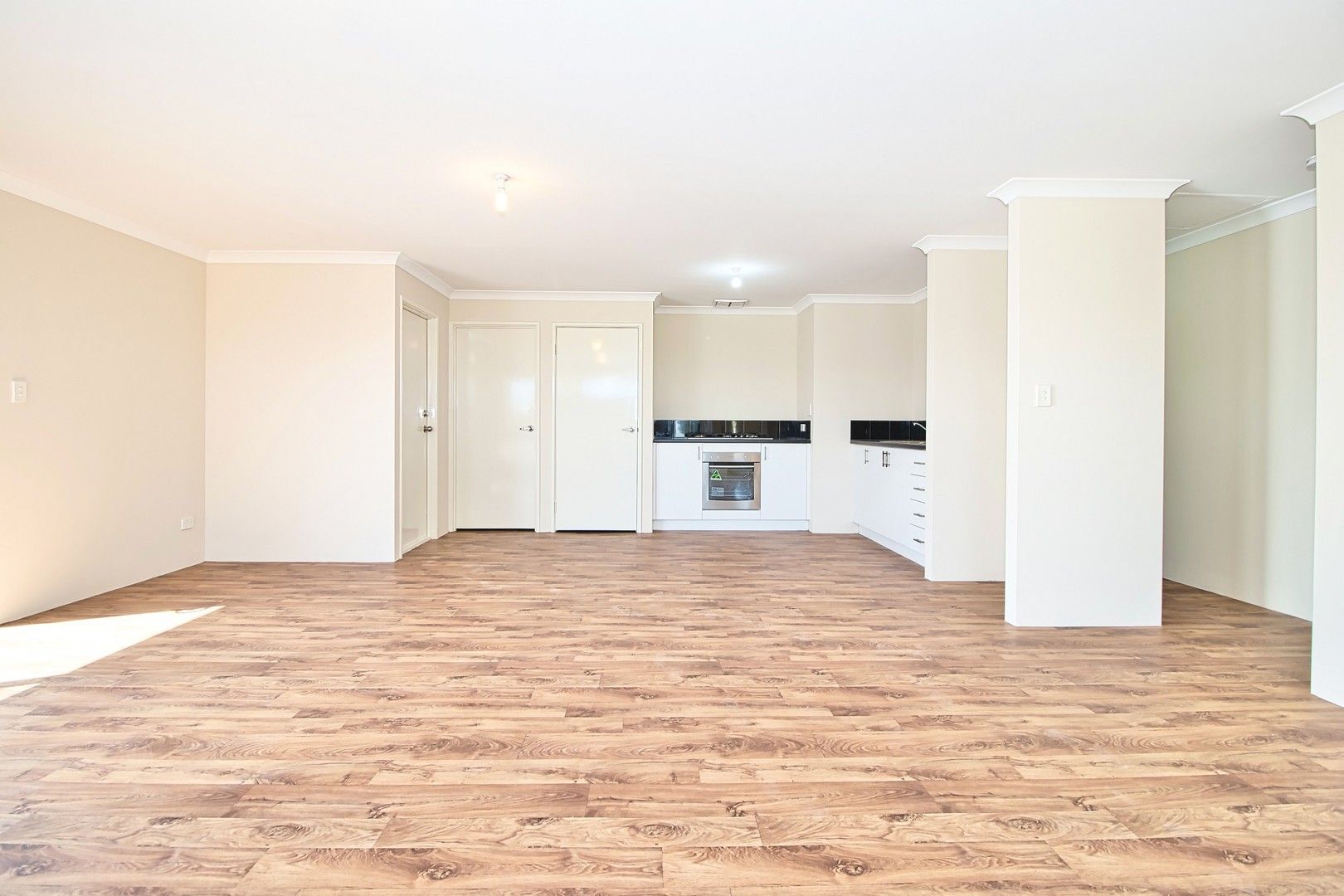 3 bedrooms House in 31 Peridot Pass WELLARD WA, 6170