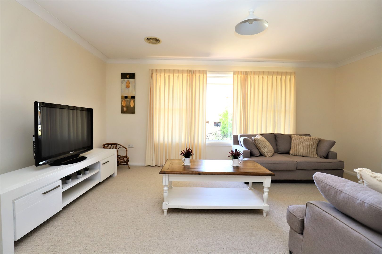 21 Hemet Crescent, Cootamundra NSW 2590, Image 2