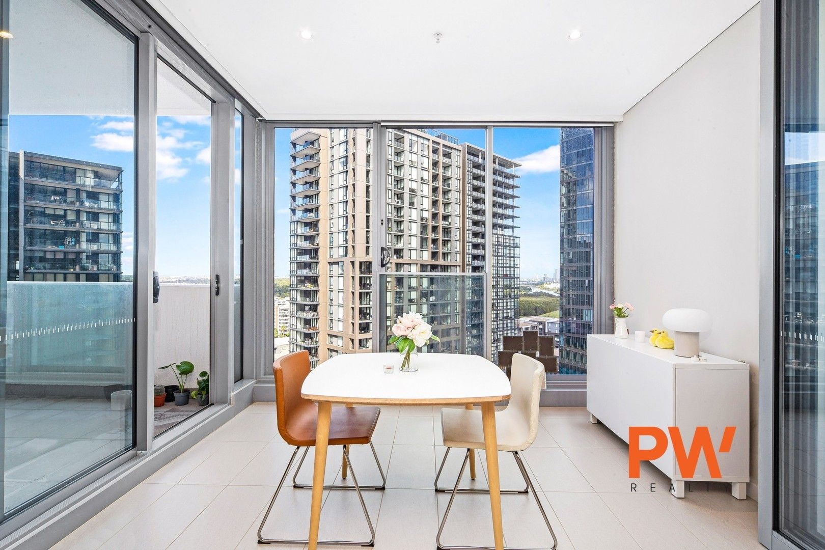 1 bedrooms Apartment / Unit / Flat in 1714/18 Footbridge Boulevard WENTWORTH POINT NSW, 2127