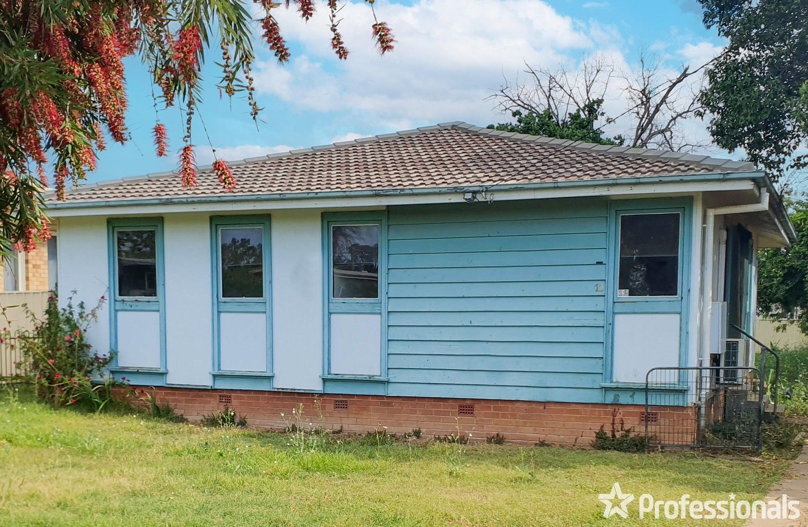 12 Cossa Street, West Tamworth NSW 2340, Image 0