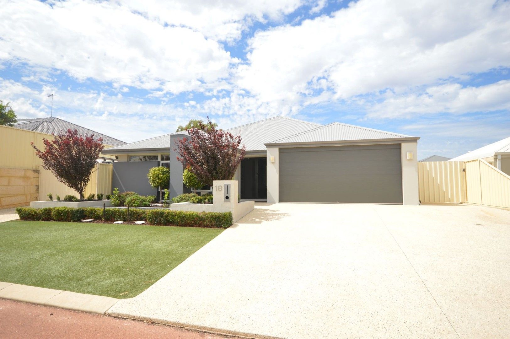 4 bedrooms House in 18 Pattison Ridge MADORA BAY WA, 6210