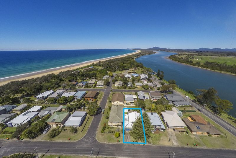 15 Johnson Avenue, Mylestom NSW 2454, Image 1