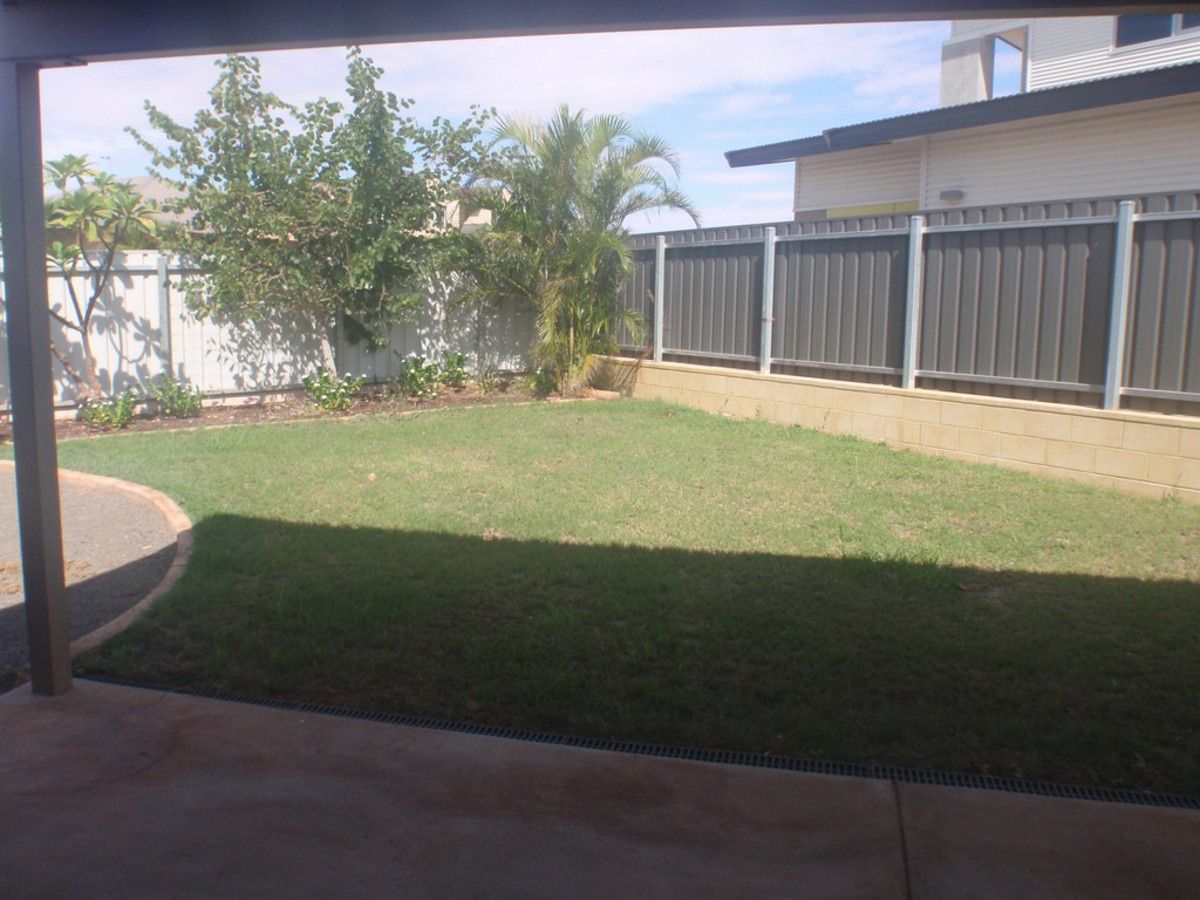 12 Moynes Court, Baynton WA 6714, Image 2