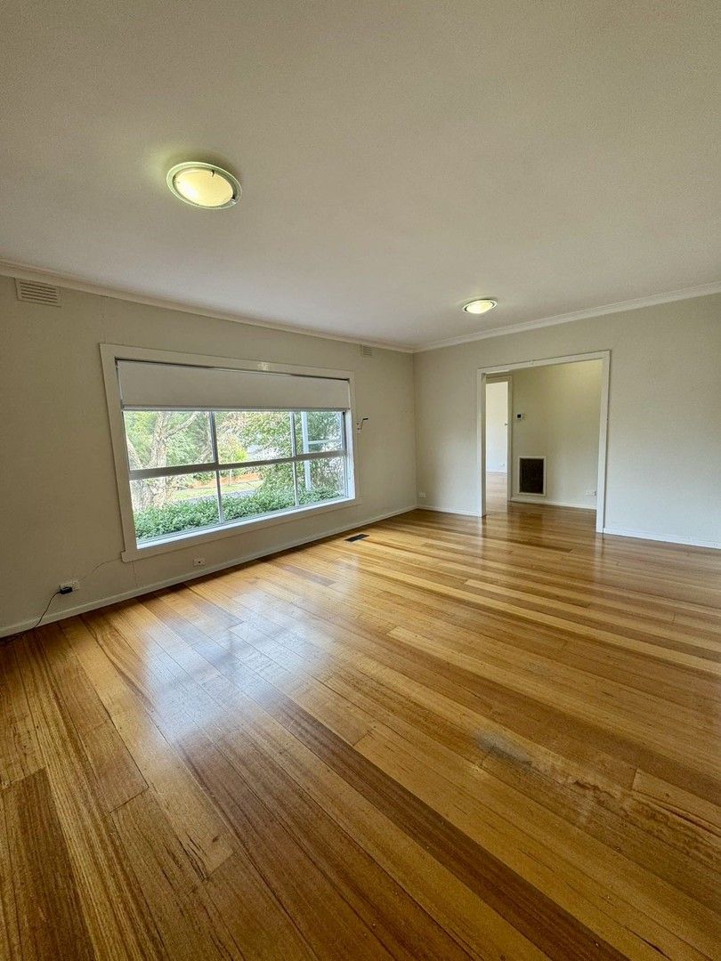 4 bedrooms House in 17 Tainton Road BURWOOD EAST VIC, 3151