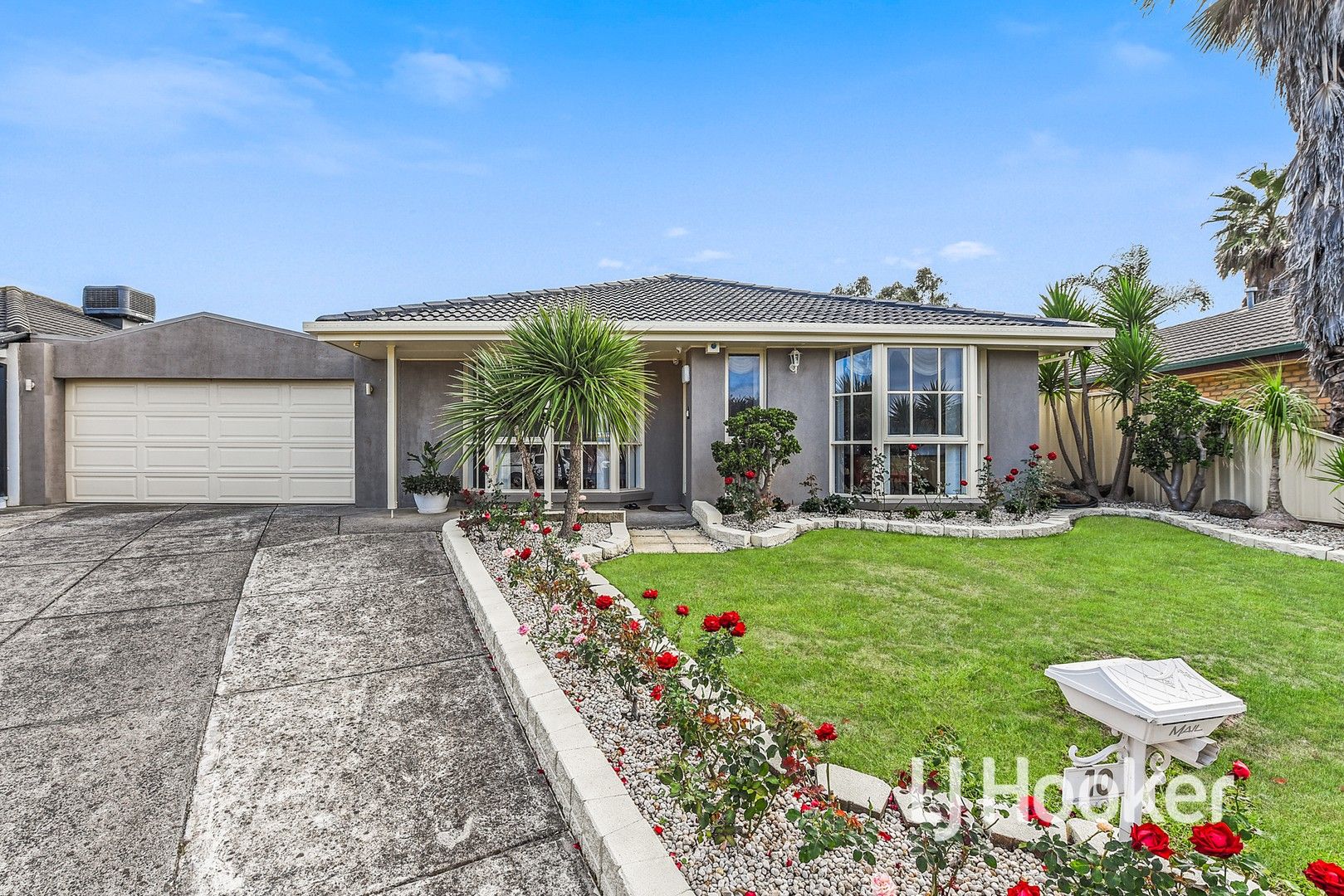 4 bedrooms House in 10 Adley Place HAMPTON PARK VIC, 3976