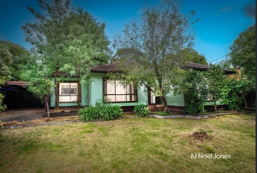 10 Seares Dr, Ringwood East VIC 3135