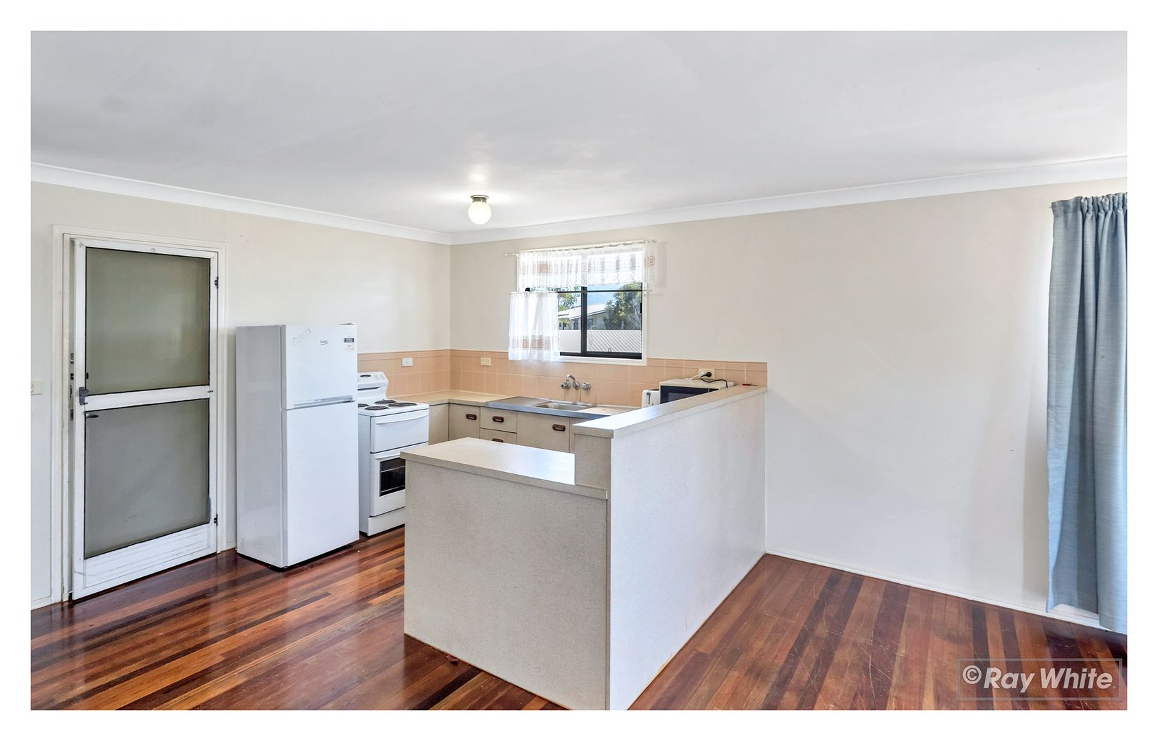 35 Barrett Street, Norman Gardens QLD 4701, Image 2