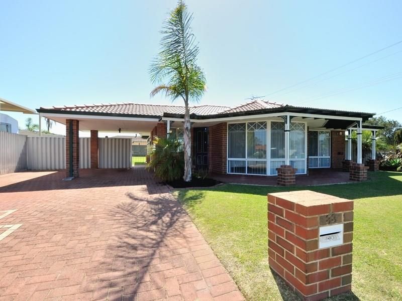 33 Raeside Crescent, Cooloongup WA 6168, Image 0