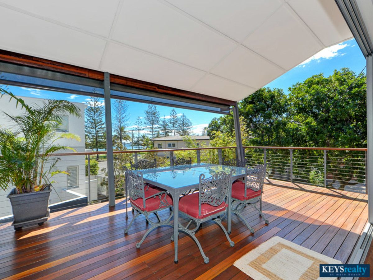 30 Montgomery Avenue, Main Beach QLD 4217, Image 2