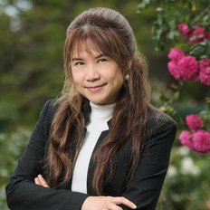 Roxanne Liu, Sales representative